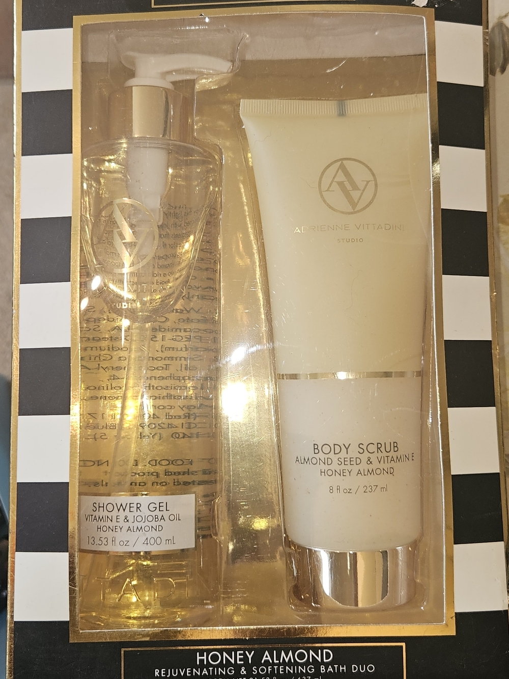 Adrienne Vittadini Honey Almond Bath Duo  scrub Gel Jojoba & Vit E